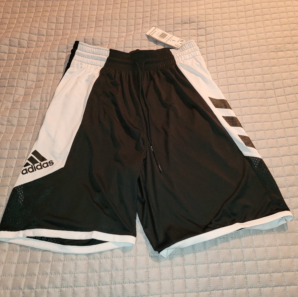 Adidas men's large NWT SHORTS